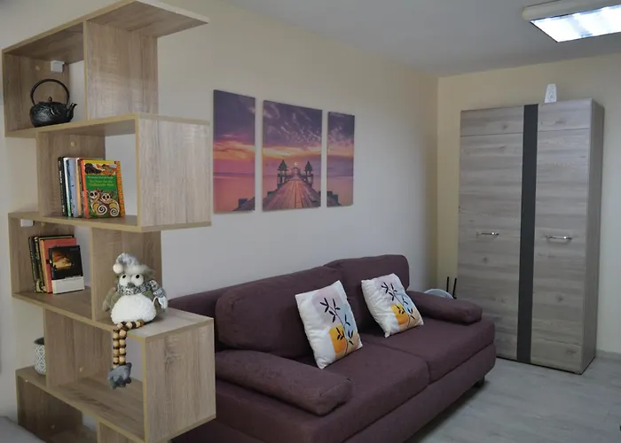 City Center Apartment With A Backyard
